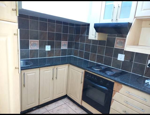3 BEDROOM APARTMENT RENTED IN MONTCLAIR